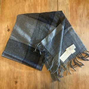 Wool scarf